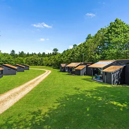 בית נופש 4 Star In Hampen