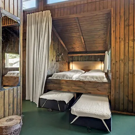 בית נופש 4 Star In